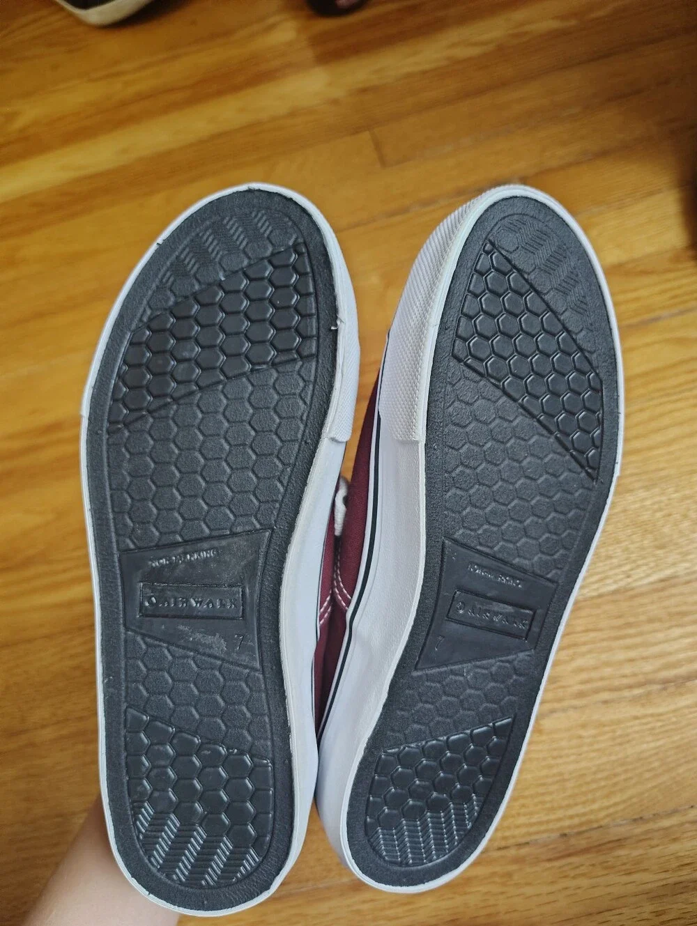 Airwalk Legacee Women’s Low Top Canvas Skate Sneakers Maroon Burgundy Size 7